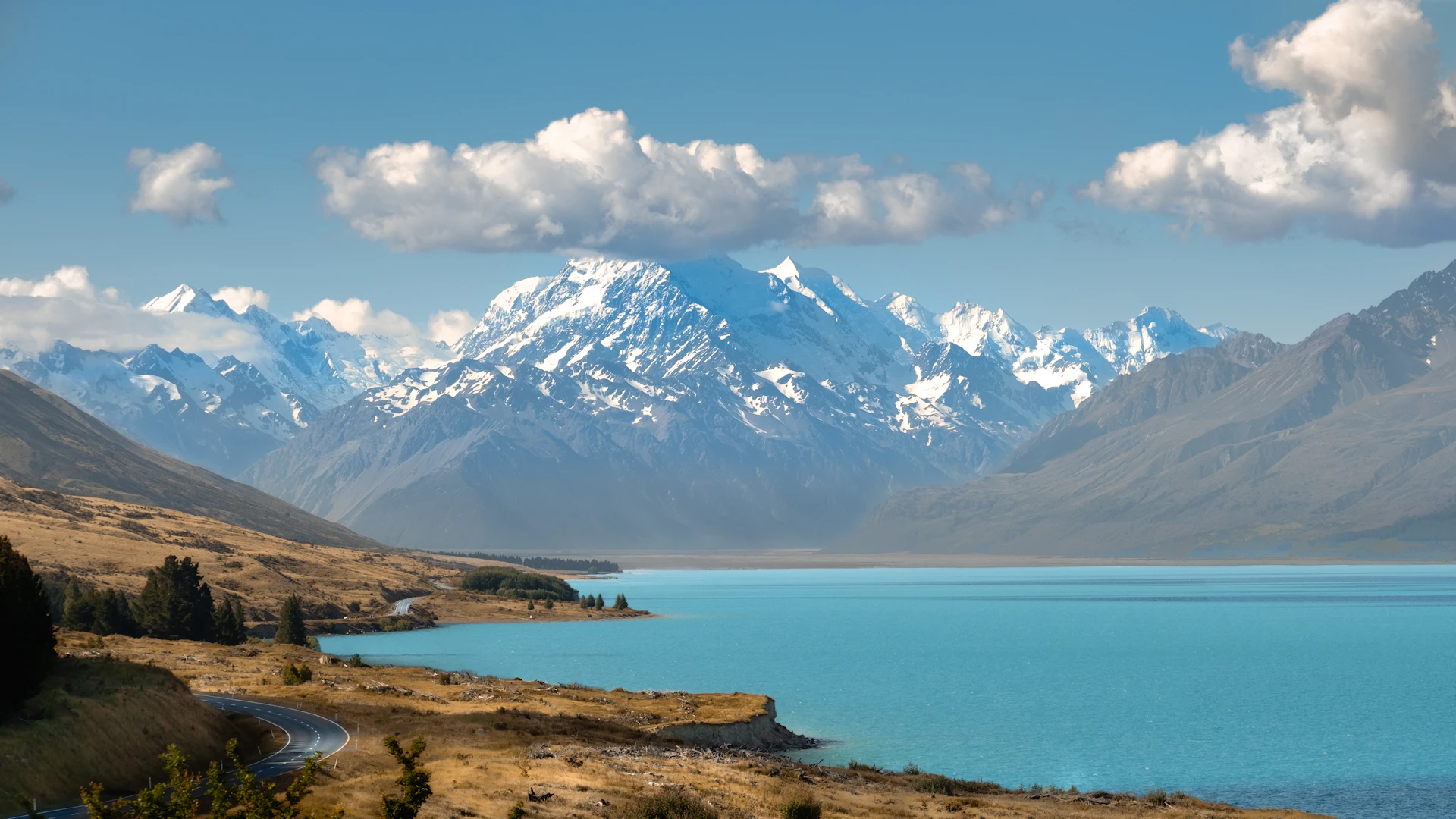 Lake Pukaki and Aoraki / Mount Cook, New Zealand